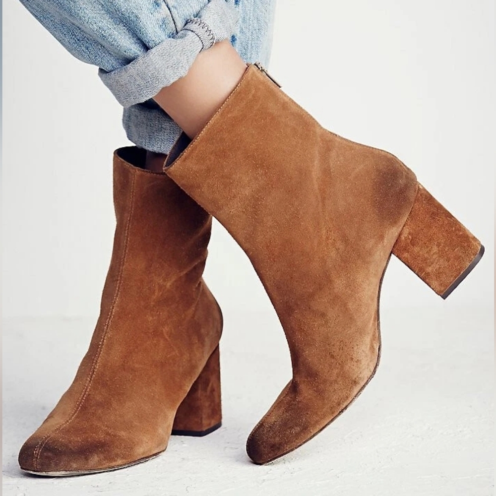 HP!🎉Free People Cecile Ankle Boot In Brown Suede Size 38 EU /7.5 U.S.